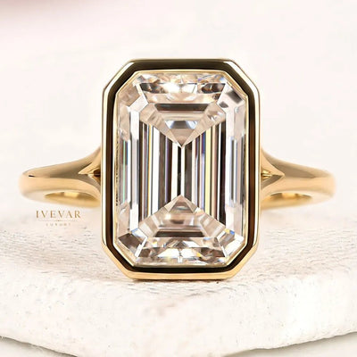 Bezel Setting Emerald Lab Diamond Solitaire Engagement Ring