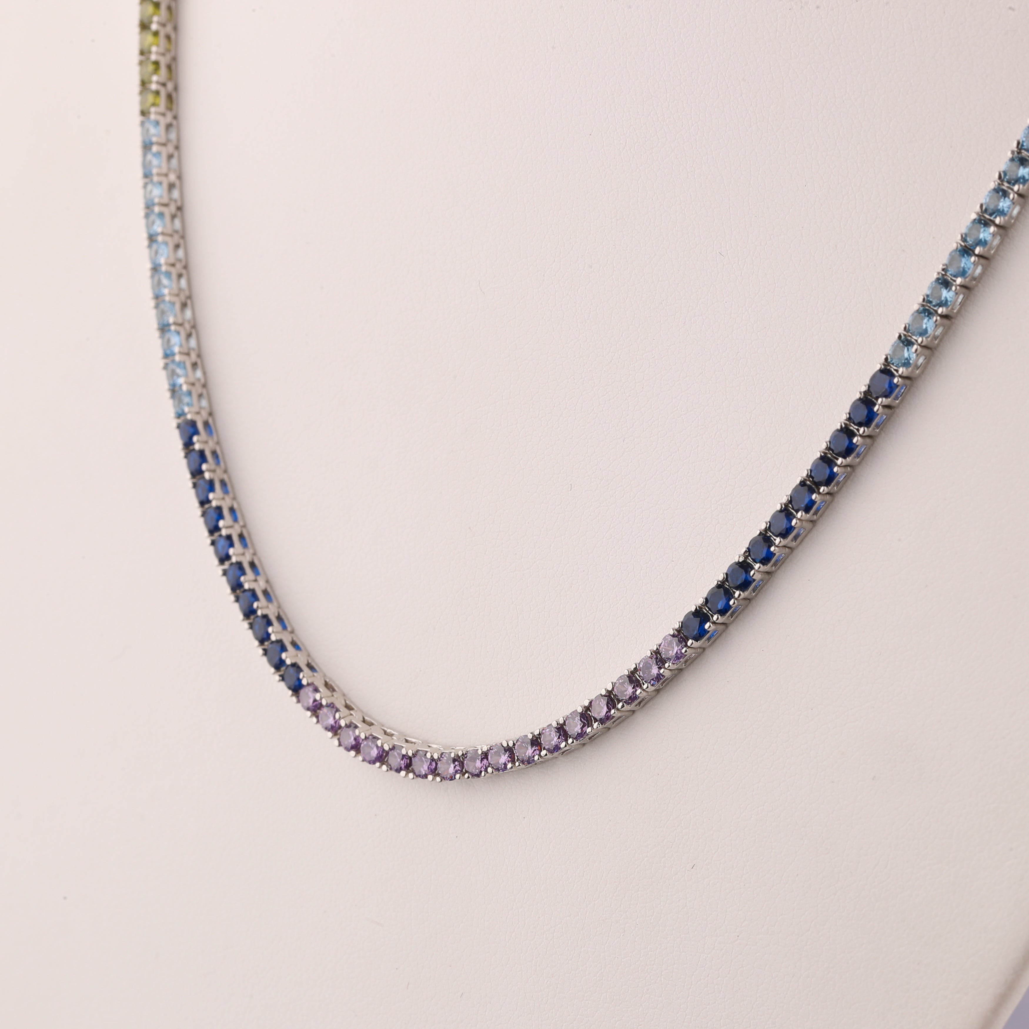 Ivevar Rainbow Diamond Round Shape Necklace