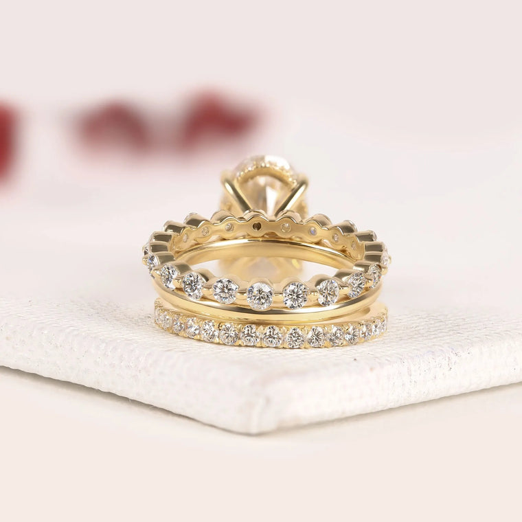 Oval Cut with Two Infinity Bands Moissanite Bridal Ring Set - view 3