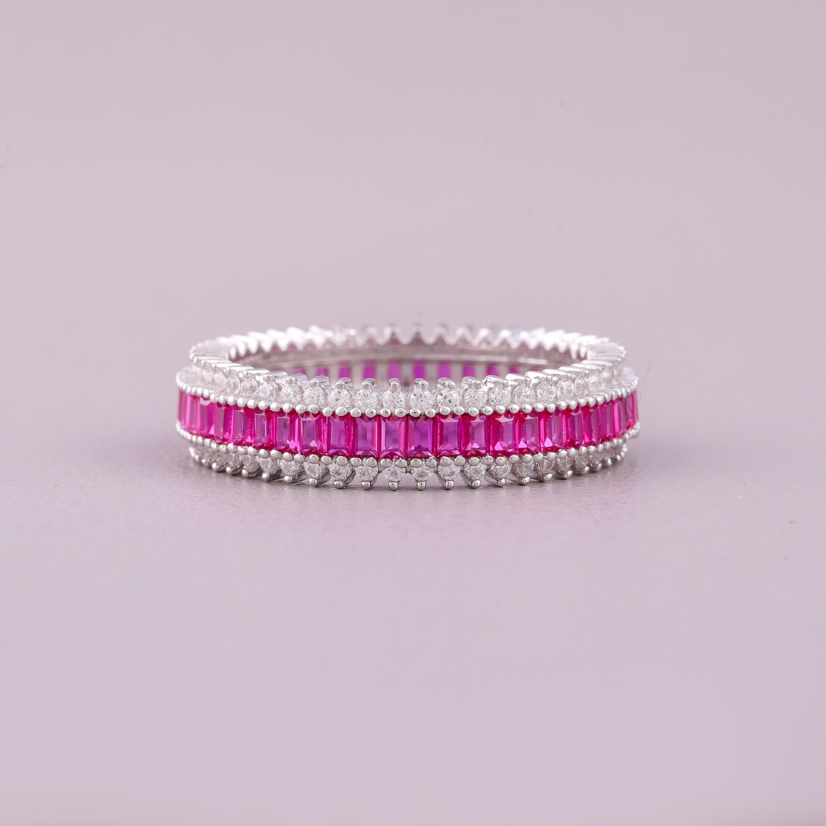 Ivevar Dark Pink Sapphire Baguette Baguette VVS Diamond Ring