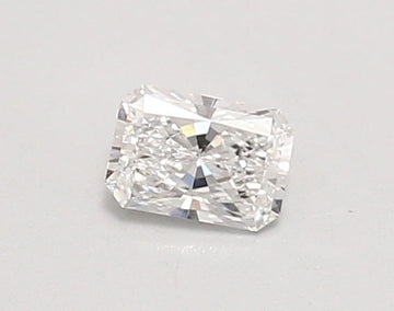 Brilliant 0.35 CT Radiant Shape D Color VVS2 Clarity Lab Grown Diamond For One Glance