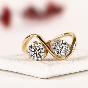 Round and Pear Cut Moissanite Diamond Wave Band Toi et Moi Ring