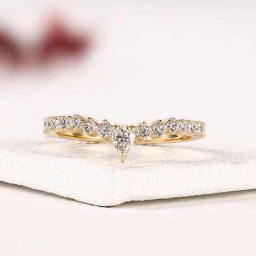 Pear Cut Lab Grown Diamond Curved Graduated Band Ring