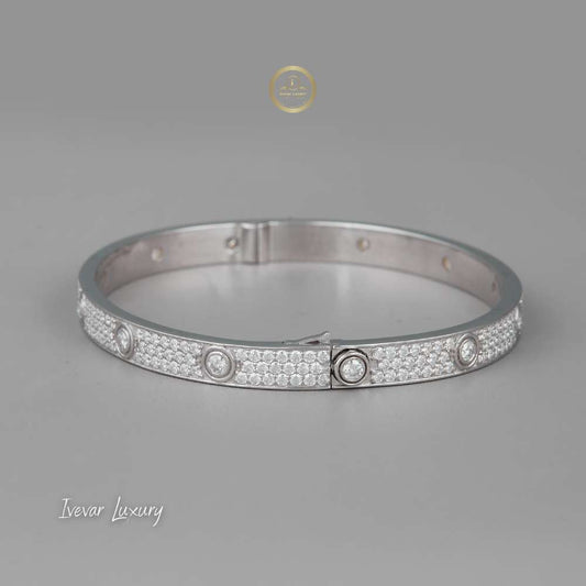 Sustainable Luxury: Custom Lab-Grown Diamond Bracelets by Ivevar