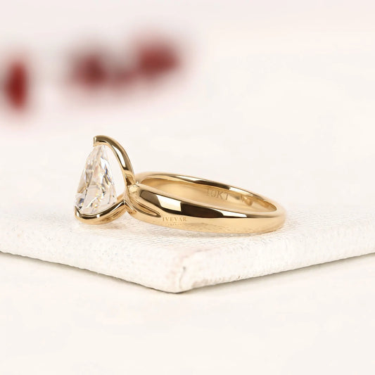 Pear Moissanite Diamond Solitaire Teardrop Engagement Ring