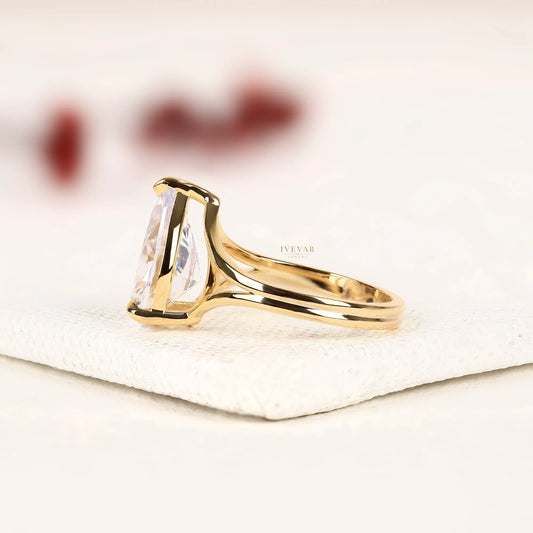 3.00 TCW Ivevar Luxury Pear-Cut Diamond Solitaire Ring in Yellow Gold