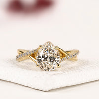 Pear Cut Moissanite Diamond Engagement Ring for Women