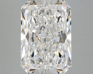 Her 5.08 CT Radiant Shape E Color SI1 Clarity Lab grown Diamond For Soft Pull
