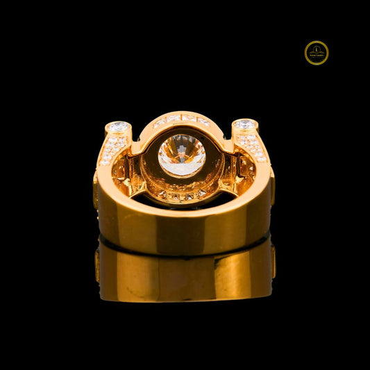 Yellow Gold Round White Ring - view 4