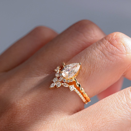 1.00 CT Classic Pear Cut Moissanite Diamond with Curved Enhancer Bridal Ring Set Elegant Engagement Jewelry