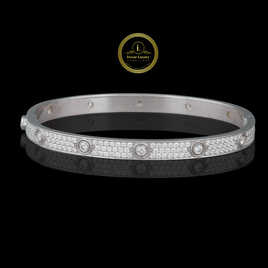 Sustainable Luxury: Custom Lab-Grown Diamond Bracelets by Ivevar