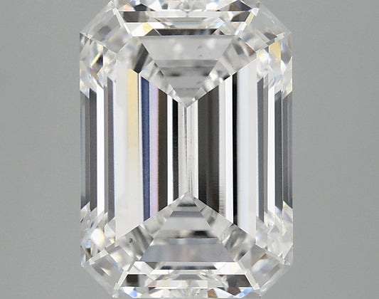 Stunning Of 4.32 CT Emerald Shape D Color VS1 Clarity Lab Grown Diamond For Warm echo