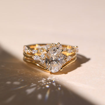 2.50 CT Graceful Oval Cut Moissanite Diamond Engagement Ring with Matching Curved Band