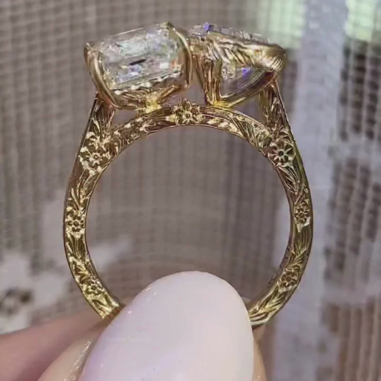 Emerald And Pear Cut Toi et Moi Ring video
