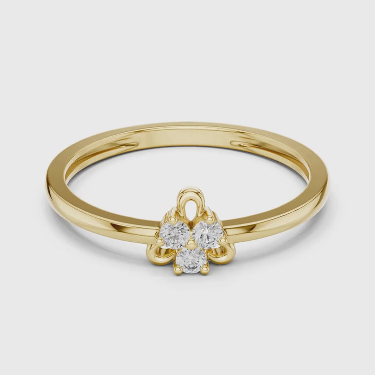 Clover Ring with Brilliant Round Trio video