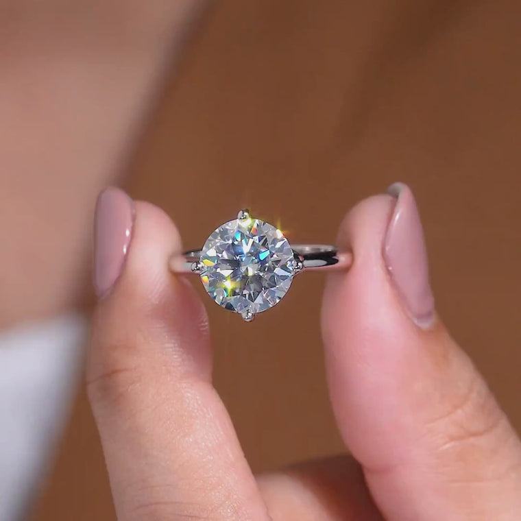 Round Brilliant Solitaire Delicate Wear Ring video