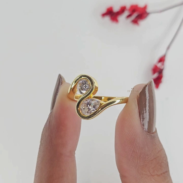 Toi et Moi Round with Pear Engagement Ring video