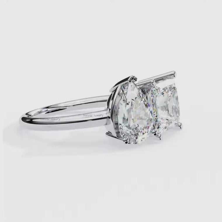 Pear and Princess Cut Toi et Moi Delicate Ring video