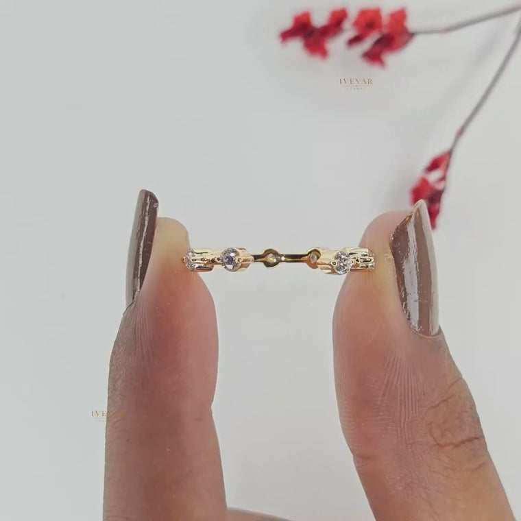 Round Brilliant Eternity Style Ring video