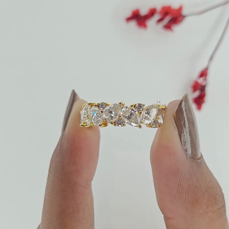 Pear Cut with Round Wedding Band video