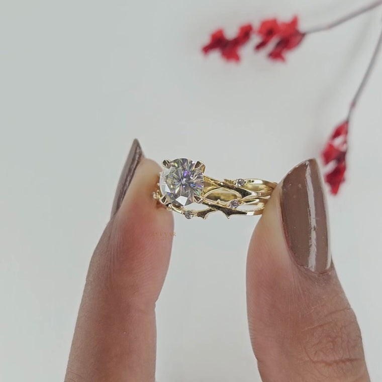 Round Cut Bridal Ring Set with Nature-Inspired Leaf Vine Band video