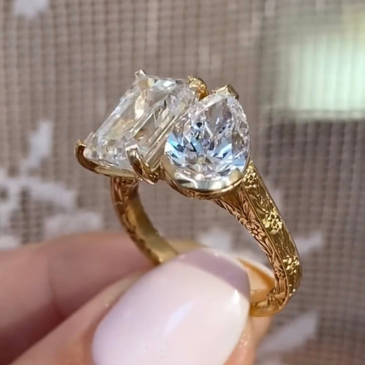 Emerald And Pear Cut Toi et Moi Moissanite Ring - view 4