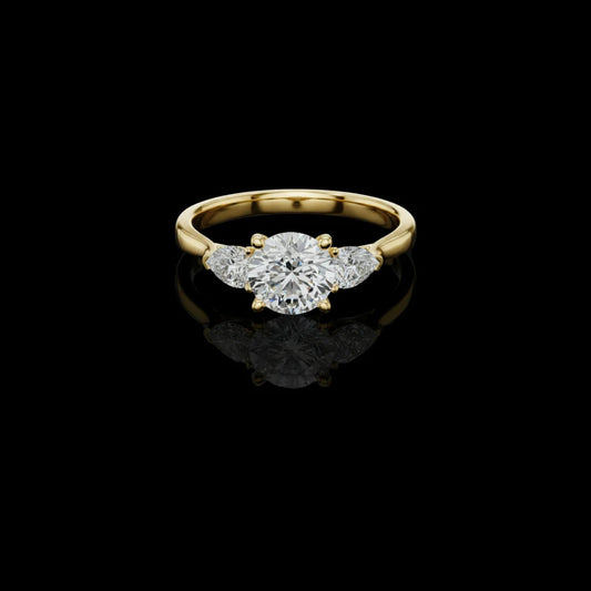 0.80 CT Gleaming Moissanite Round Cut Diamond Ring For Soft Glow