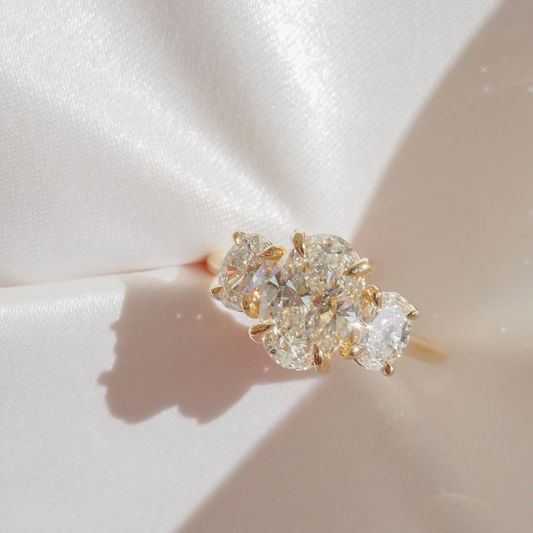 2.50 CT Elegant Three Stone Oval Cut Moissanite Diamond Ring With Brilliant Side Diamonds