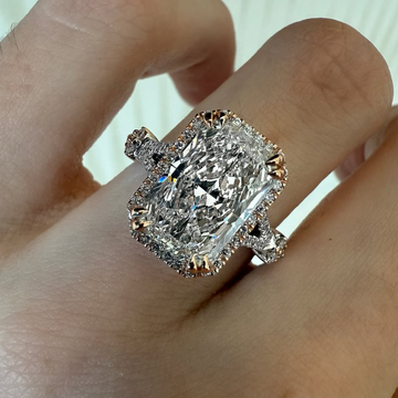4.50  CT Luxurious Radiant Cut Lab Grown Diamond Halo Engagement Ring With Pavé Band