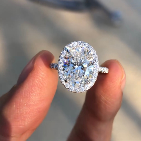 3.98 CT Luxury Oval Moissanite Diamond Halo Ring for Modern Brides For Her